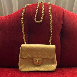 Chanel Vintage Beige Lamb Skin Classic Flap shoulder bag 24k gold